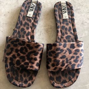 SALE🇺🇸 Zara Leopard Slides